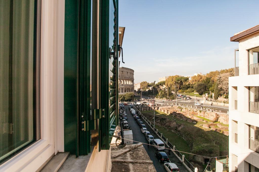 Casa Isabella Al Colosseo - FromhometoRzym Zewnętrze zdjęcie